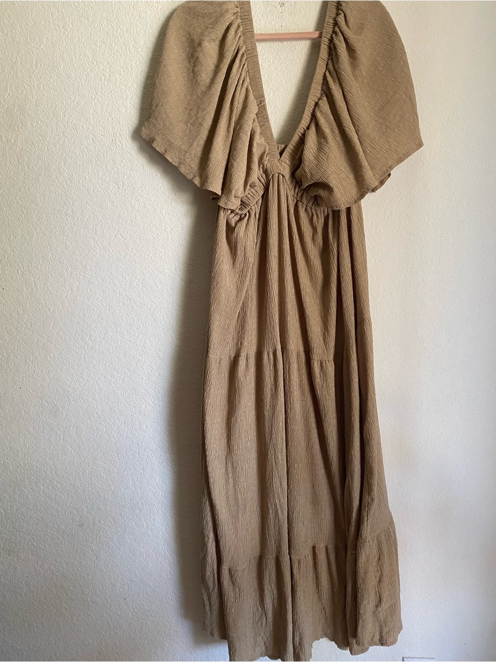 Sunnow Boho Crinkled Deep V Open Back Plissé Boho Smocked Maxi Dress Beige XL - Picture 2 of 16
